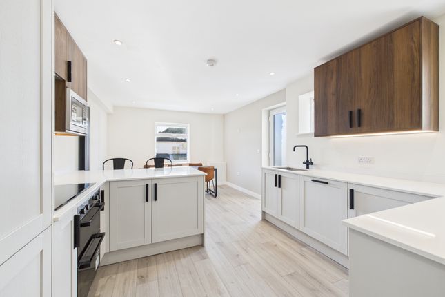 Communal Kitchen (4)