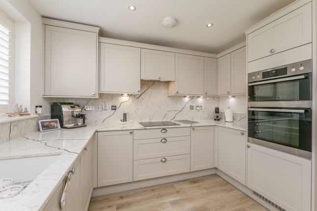 6, Fitzhamon Close, Cowbridge photo 4