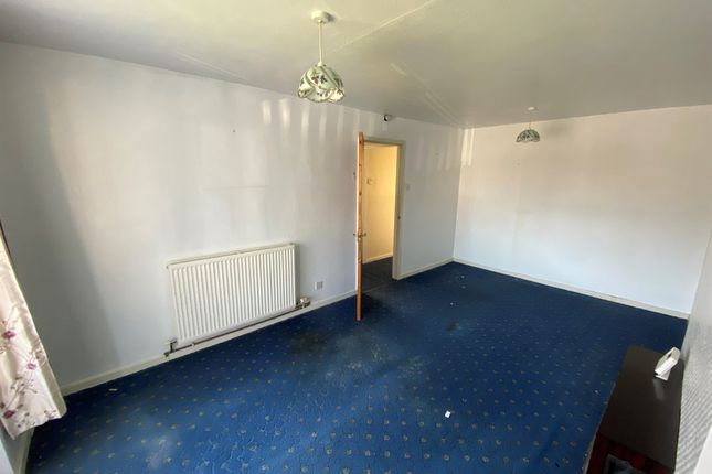 2, High Brooms, Huddersfield photo 5