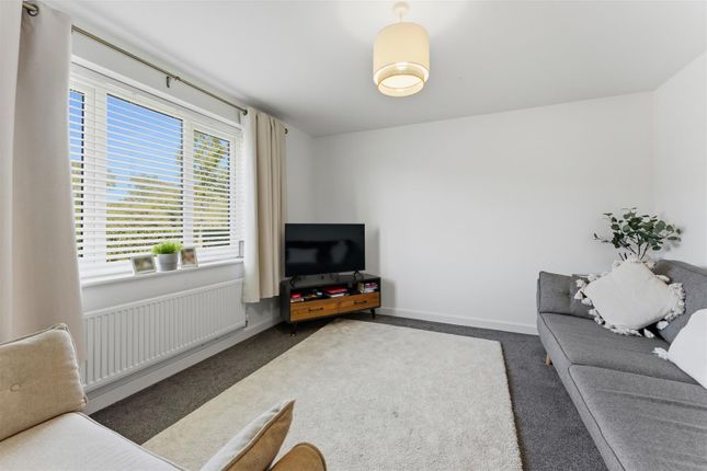 16, Stork Lane, Rothwell photo 3