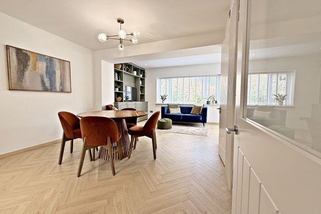 230, Dyffryn Y  Coed, Pontypridd photo 2