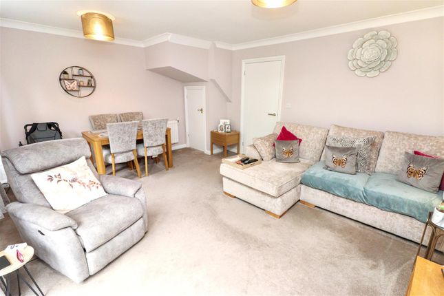 12, Beechfield Close, Borehamwood photo 4
