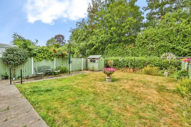 28, Gervase Gardens, Nottingham photo 4
