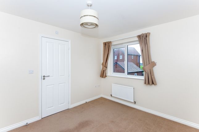 18, Damson Drive, Didcot photo 4