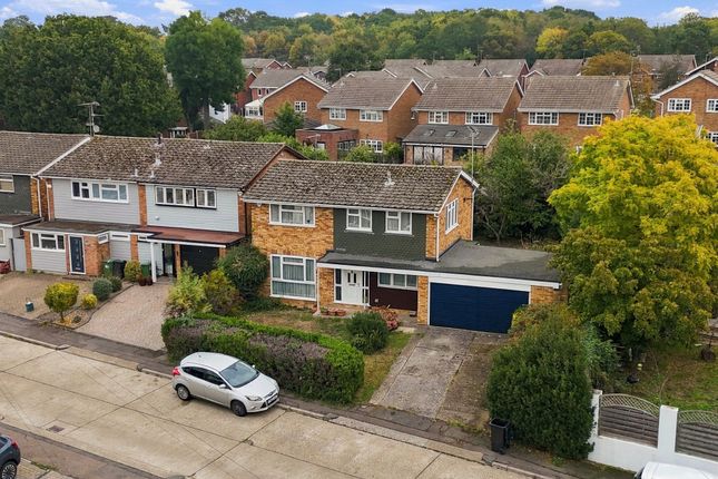 17 Highfield Approach, Billericay photo 4