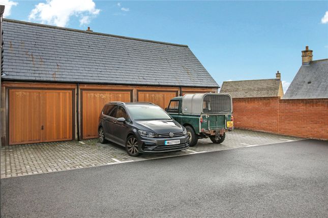 38, Matthews Walk, Gloucestershire photo 4