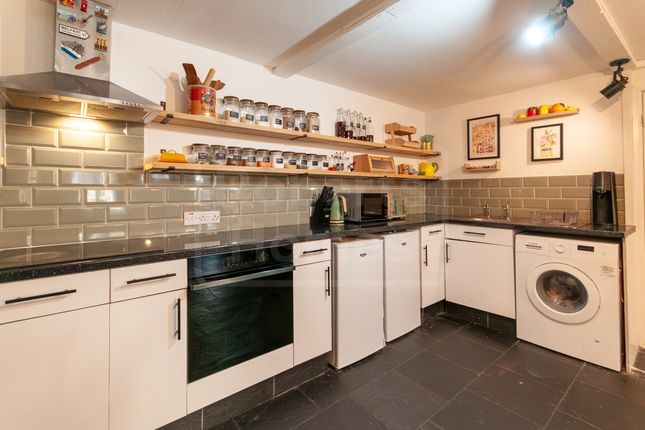 3 Barn Cottages, Swansea photo 3