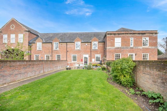 Town house for sale in 39 Pemberton Grove, Bawtry, Doncaster, South Yorkshire