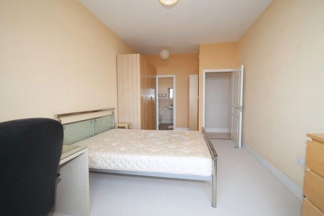 68 The Wills Building, Wills Oval, Newcastle Upon Tyne photo 4