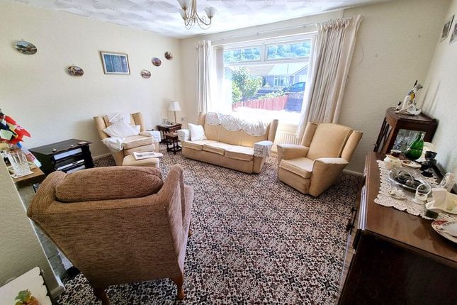 50, Heol Ty-Gwyn, Caerphilly photo 2