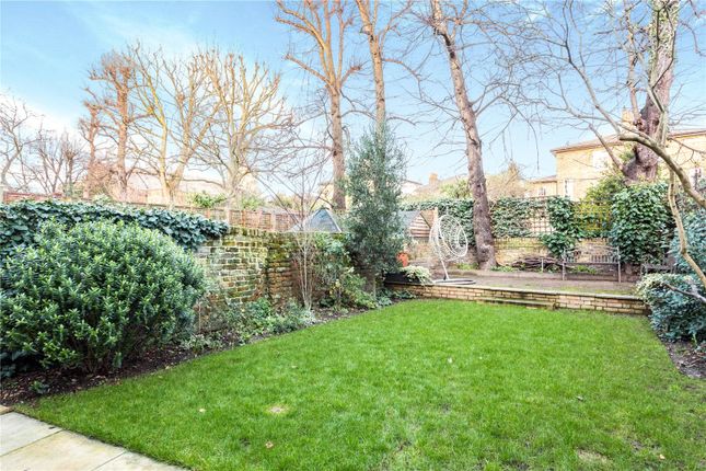 End terrace house for sale in Stockwell Park Crescent, London