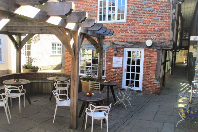 Retail premises to let in Unit 6, The Courtyard, Hungerford