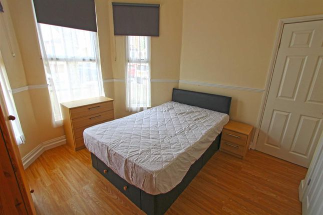 Room 1, 2, St Anns Road, Southend On Sea photo 2