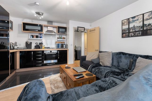 Flat for sale in Grove Road, Sutton, Surrey