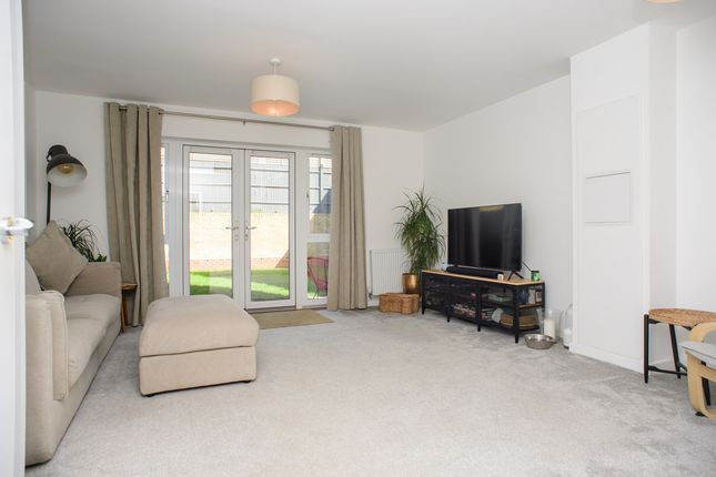 10, Portbridge Gardens, Swanscombe photo 2