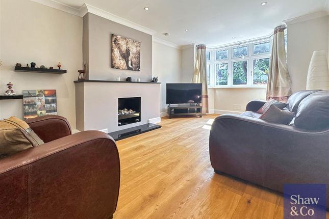 33, Court Close, Twickenham photo 2