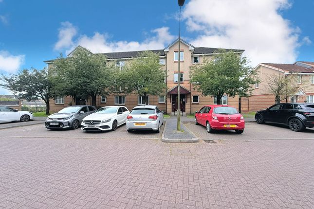 22, Queens court , Stenhousemuir, Larbert  photo 2