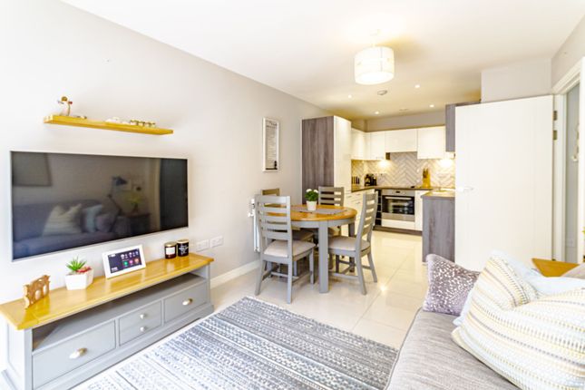 Flat for sale in 3 Cabot Close, Croydon