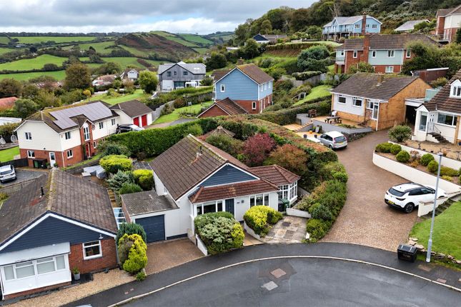 3-bed bungalow on 77, Channel View, Devon, £340,000