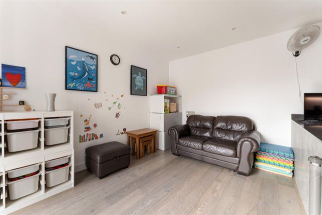 3 Cordage House, 37, Sutherland Road, Walthamstow photo 2
