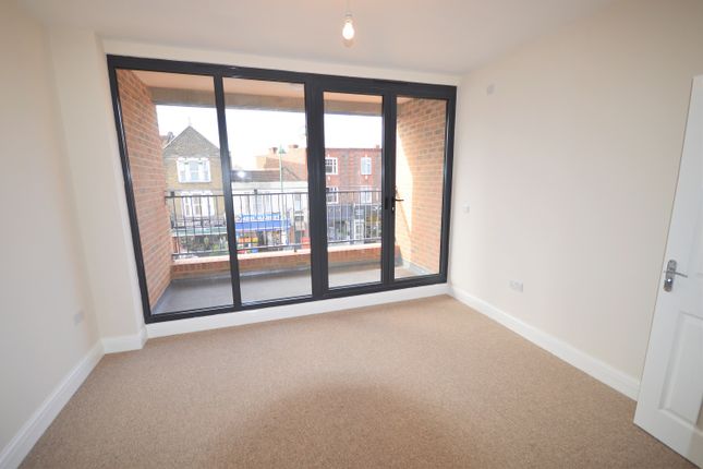 Duplex for sale in High Road, Leytonstone