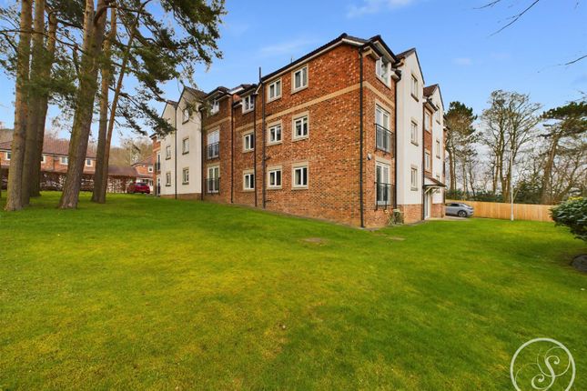 Flat for sale in The Pines, Leeds