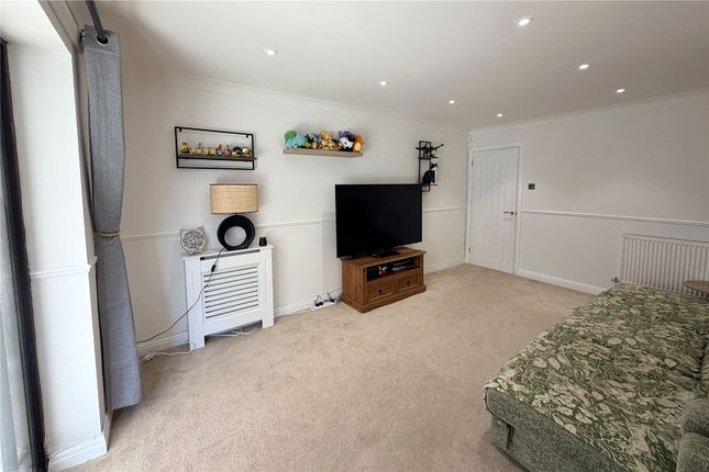 18, Kingfisher Drive, Westbury photo 4