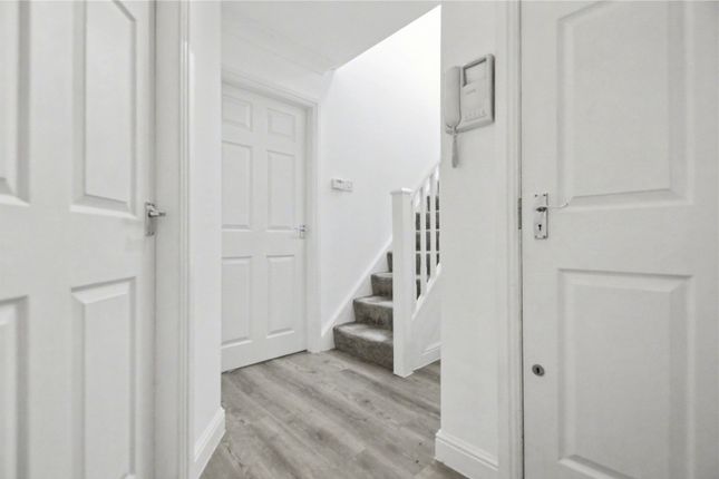 Apartment 8,, The Willows, Woodlesford photo 4