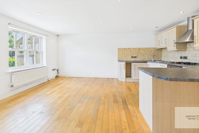 Lounge &amp; Kitchen