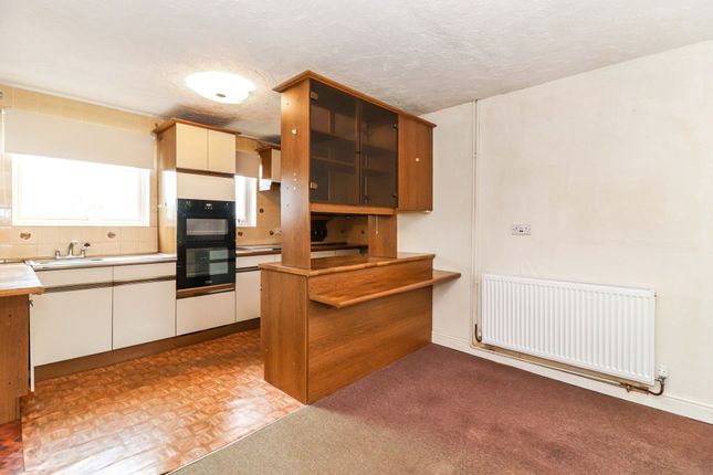 21 Beechfield, Kings Langley photo 5