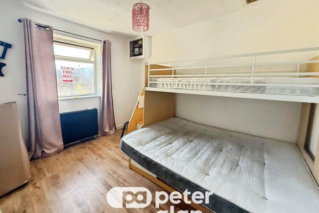 Flat 14, Porth photo 5