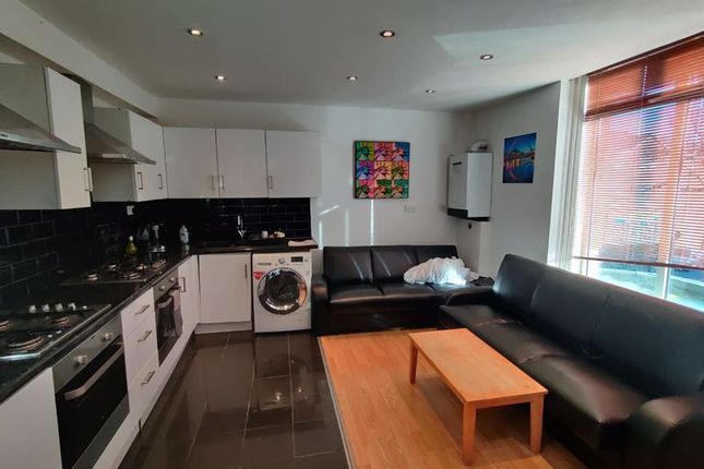 Thumbnail Flat to rent in Westgate Road, Newcastle Upon Tyne