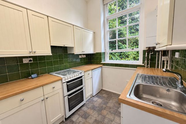 3 Badgers Hollow Peperharow Road, Godalming photo 4