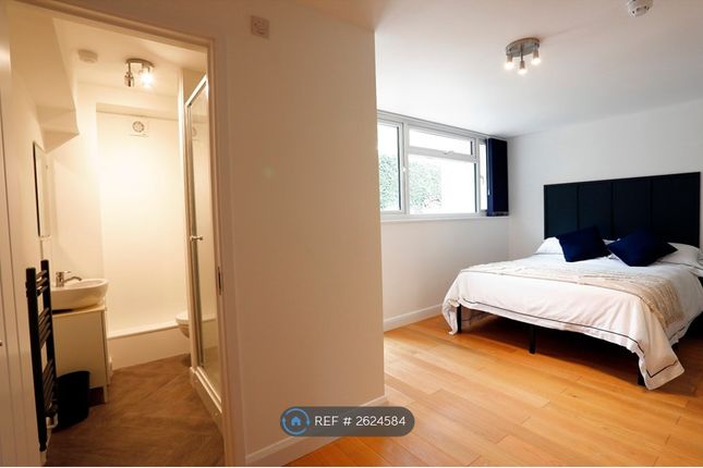 Ensuite Bedroom