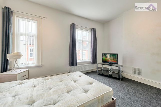 Room 4, 43 Dominic Street, Stoke-on-Trent photo 2