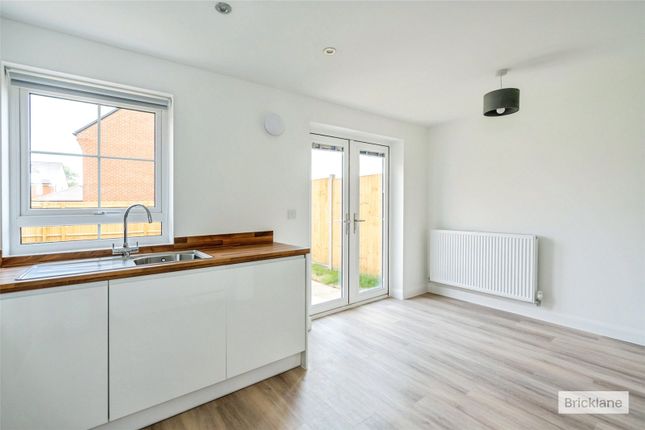 5, Sandpiper Grove, Chichester photo 4