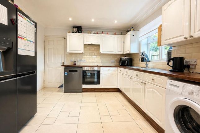 8A, Perry Close, Haddenham photo 3