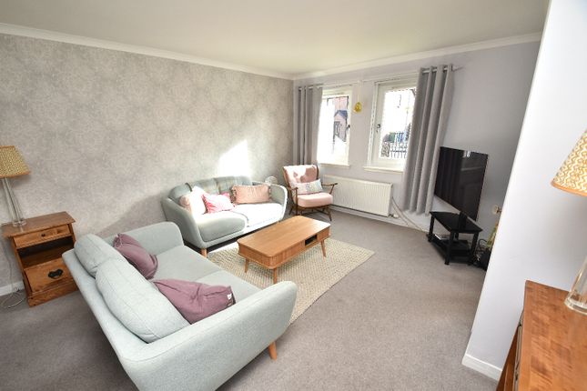 6, Hardgate Gardens, Glasgow photo 3