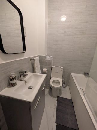 Flat 2, 39, Shooters Hill Road, Blackheath photo 4
