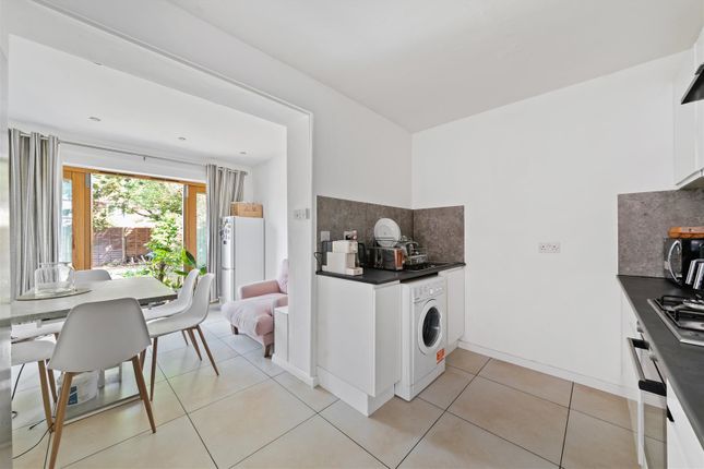 28, Bruton Road, Morden photo 3