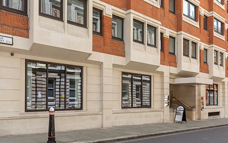 Office to let in Tallis Street, London