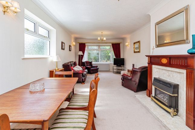 56, Roe Lane, Staffordshire photo 3
