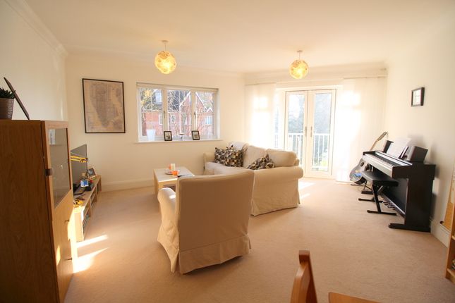 Hurst Court, Horsham photo 4