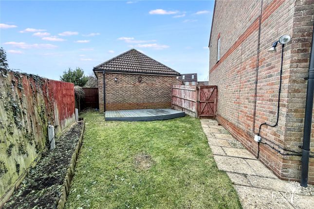 32, Marston Drive, Berkshire photo 3