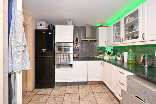 17 Derwent House, Samuel Street, Preston photo 3