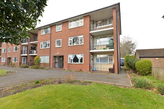 Flat for sale in Spencer Court, Spencer Road, New Milton, Hampshire