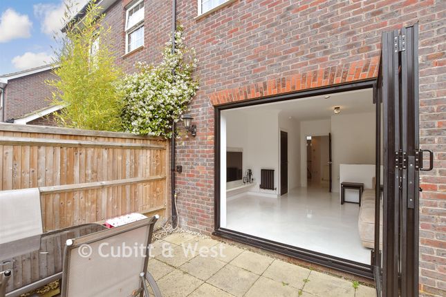 77, Somerley Drive, Crawley photo 3