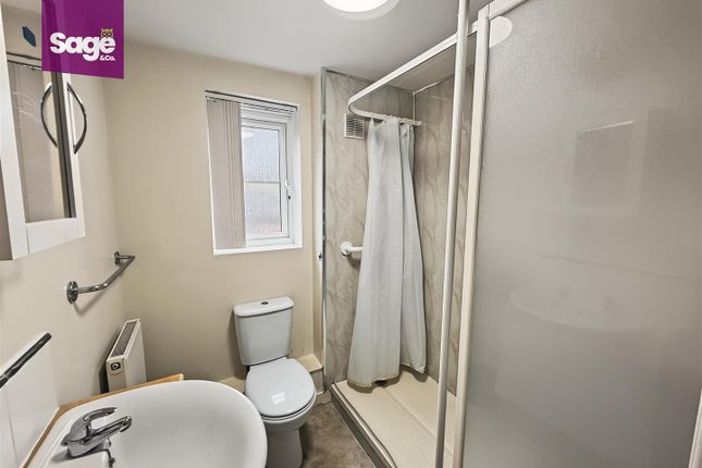 37a, Coed Celynen Drive, Abercarn Newport photo 5