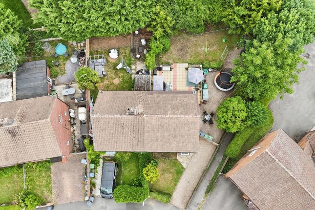 18 Ring Road, Flackwell Heath, Buckinghamshire photo 2