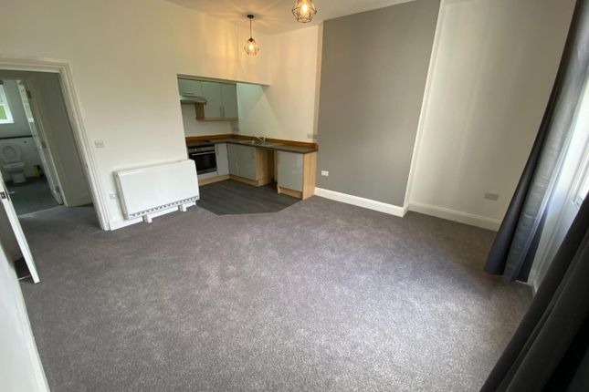Thumbnail Flat to rent in Station Road, Tiverton